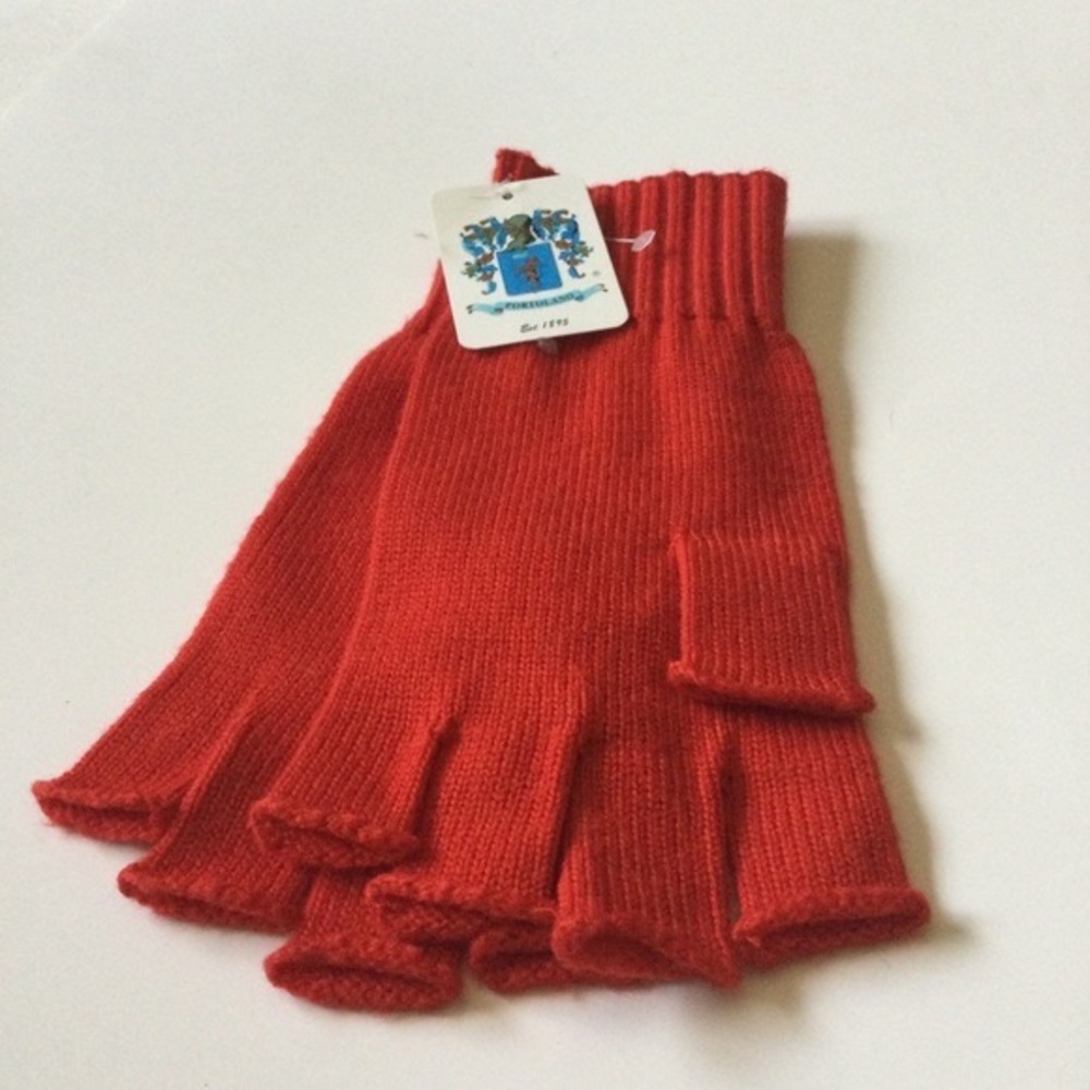 PORTOLANO WOMENS ITALIAN MERINO WOOL FINGERLESS GLOVES RED NWT OS